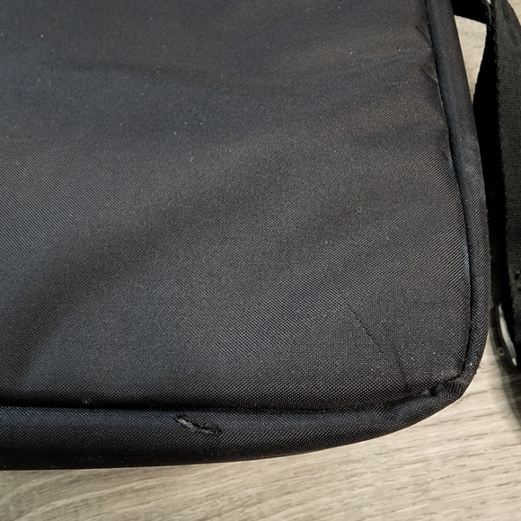 SWISS Black Laptop Crossbody Bag - Picture 8 of 11